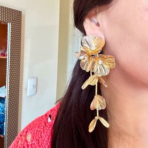 Zara Kate Middleton Famous Cascading Floral Earrings - Picture 14 of 16